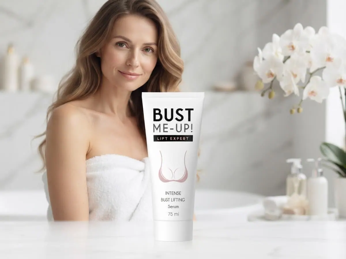 Kobieta owinięta ręcznikiem w jasnej łazience z orchideą i tubą Bust Me-Up